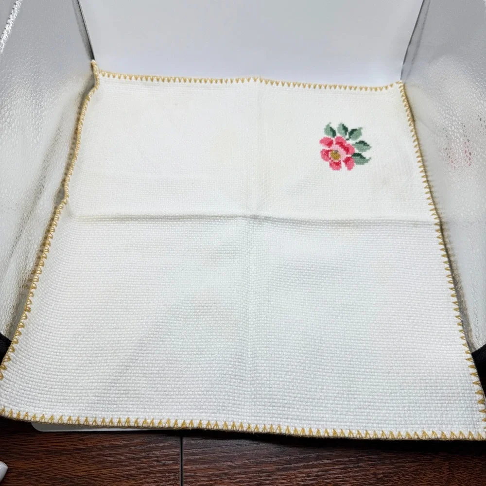 Vtg Set of‎ 6 Embroidered Floral Napkins White Gold Trim Tablecloth Cross Stitch